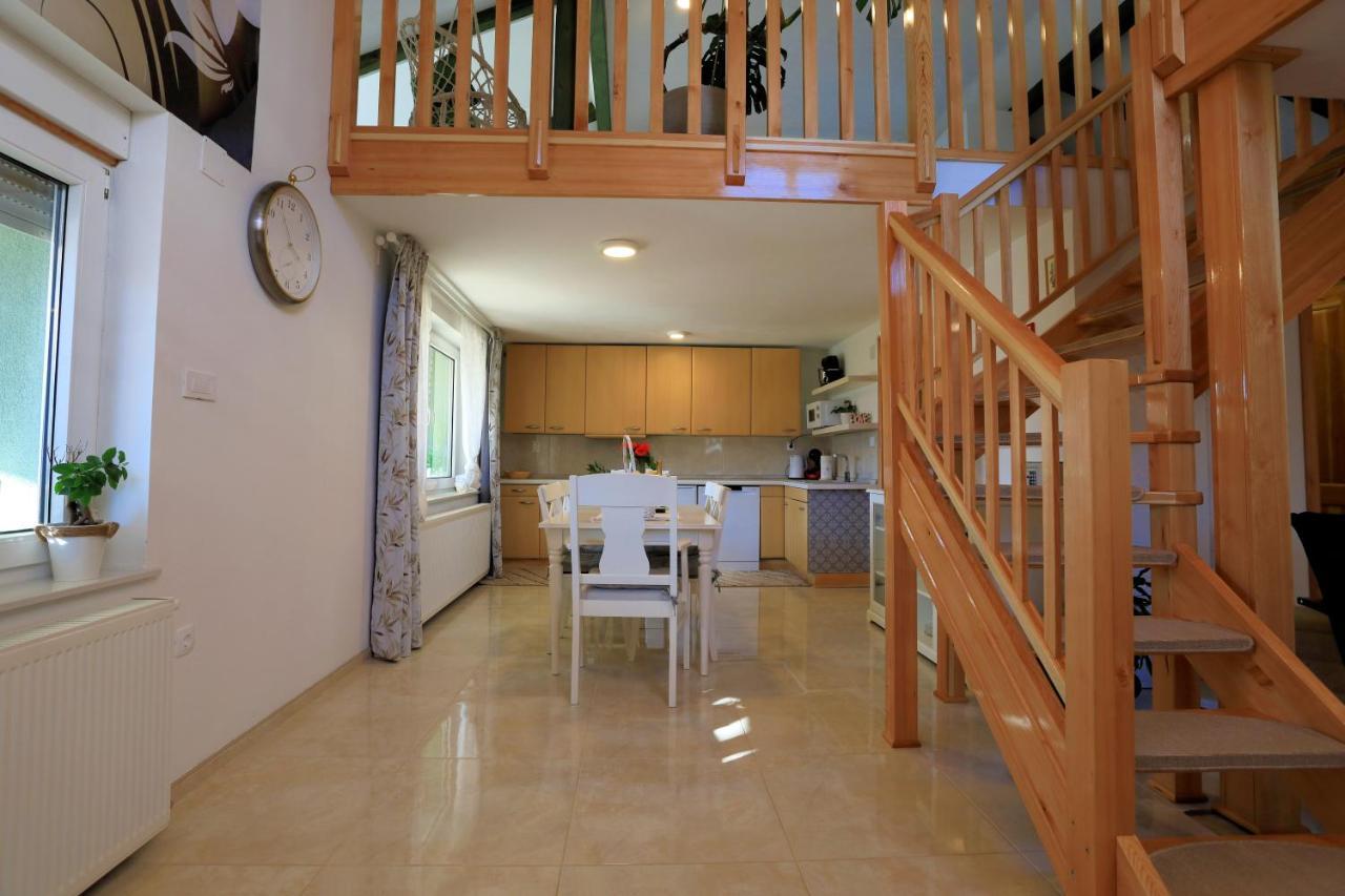 Luxury Apartman Alex With Sauna In The Village Otocac Ngoại thất bức ảnh
